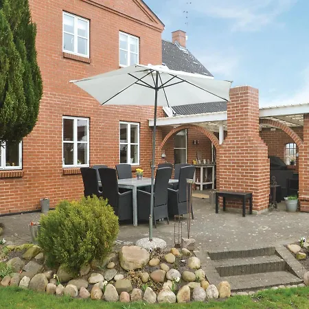Prázdninový dům Four-bedroom Holiday In Kibak