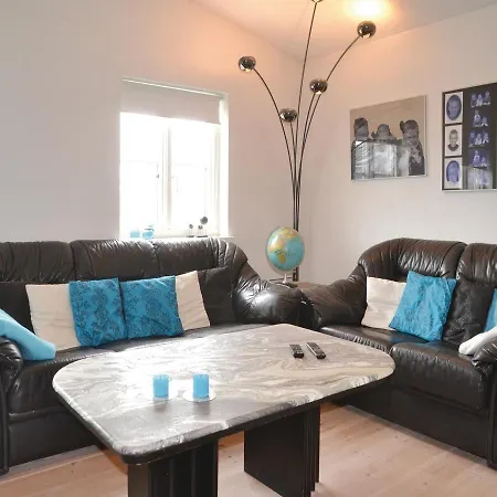 Four-bedroom Holiday In Kibak