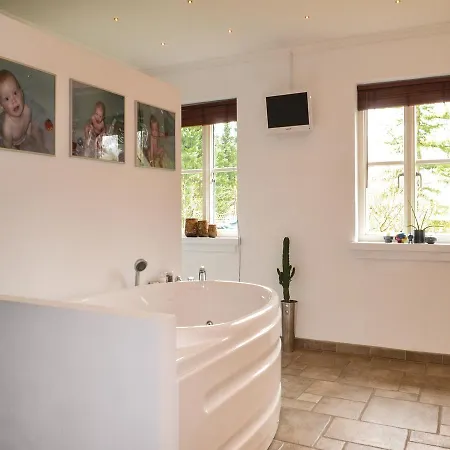 Four-bedroom Holiday In Kibak *