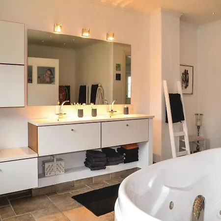 Prázdninový dům Four-bedroom Holiday In Kibak *
