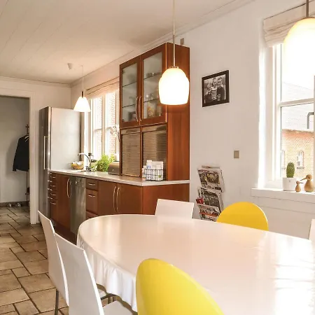 Four-bedroom Holiday In Kibak *
